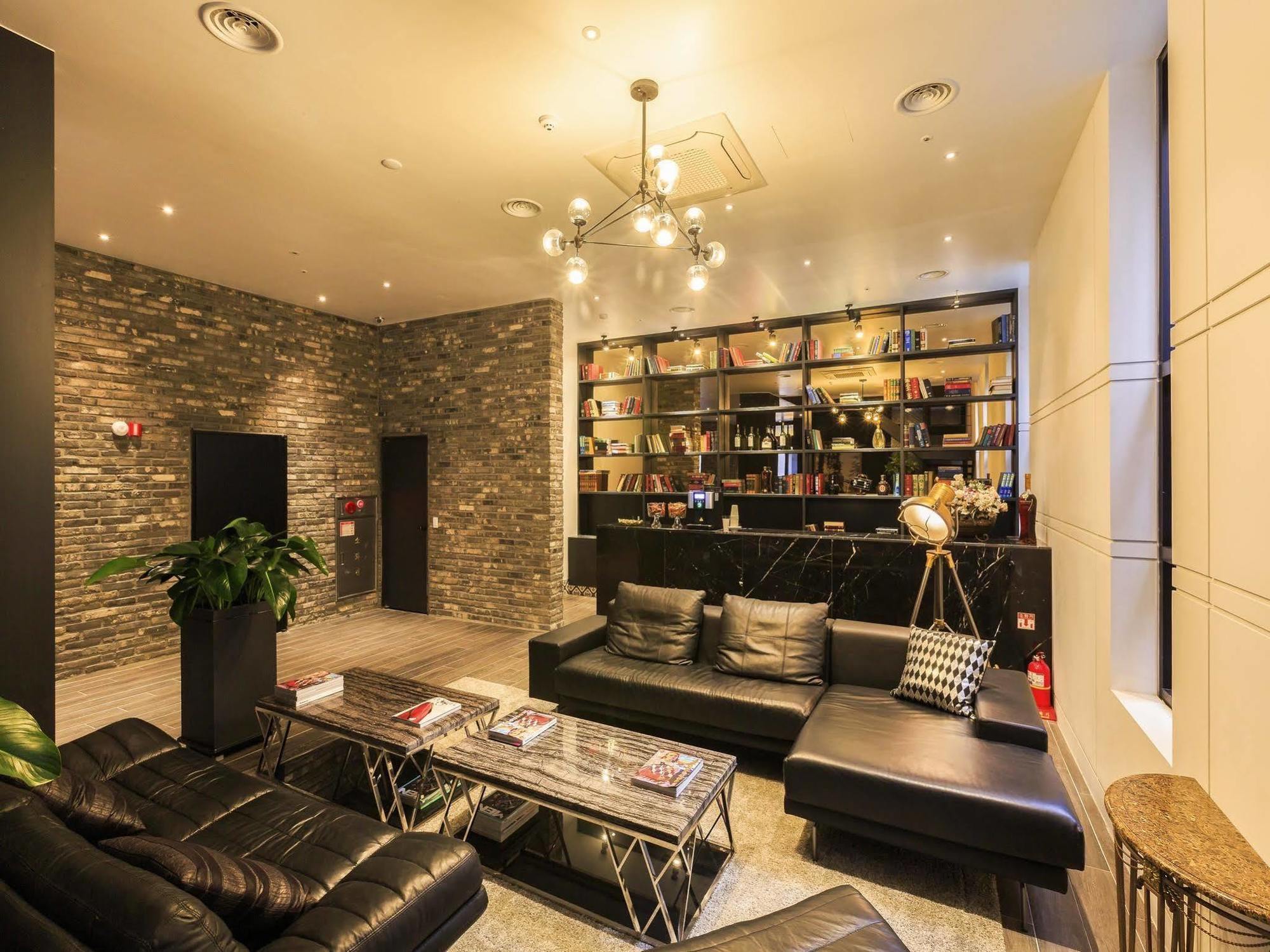 Trang Blue Hotel Сеул Екстериор снимка