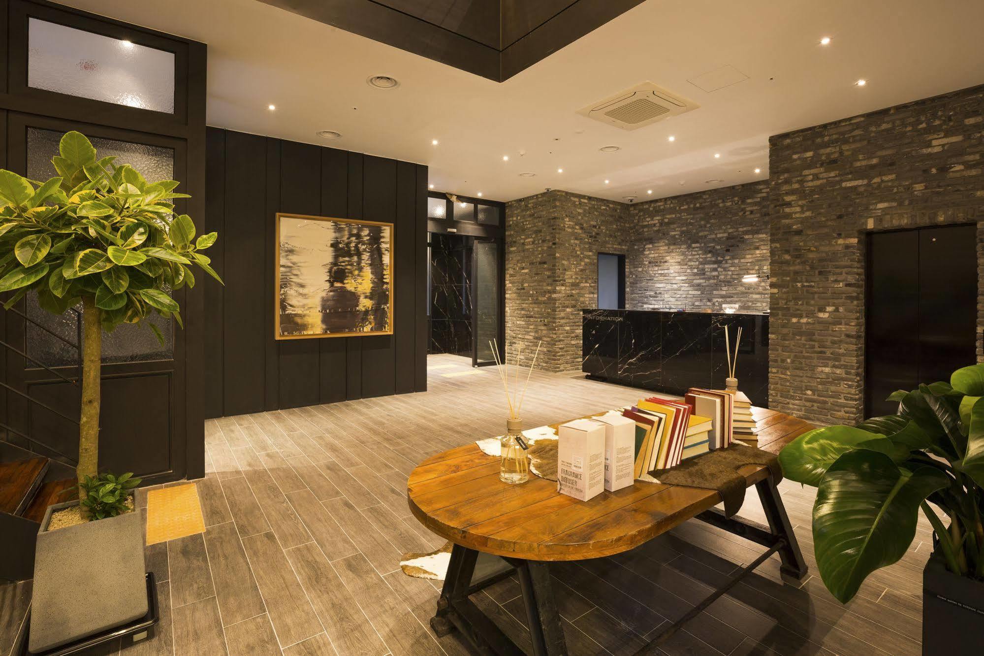 Trang Blue Hotel Сеул Екстериор снимка