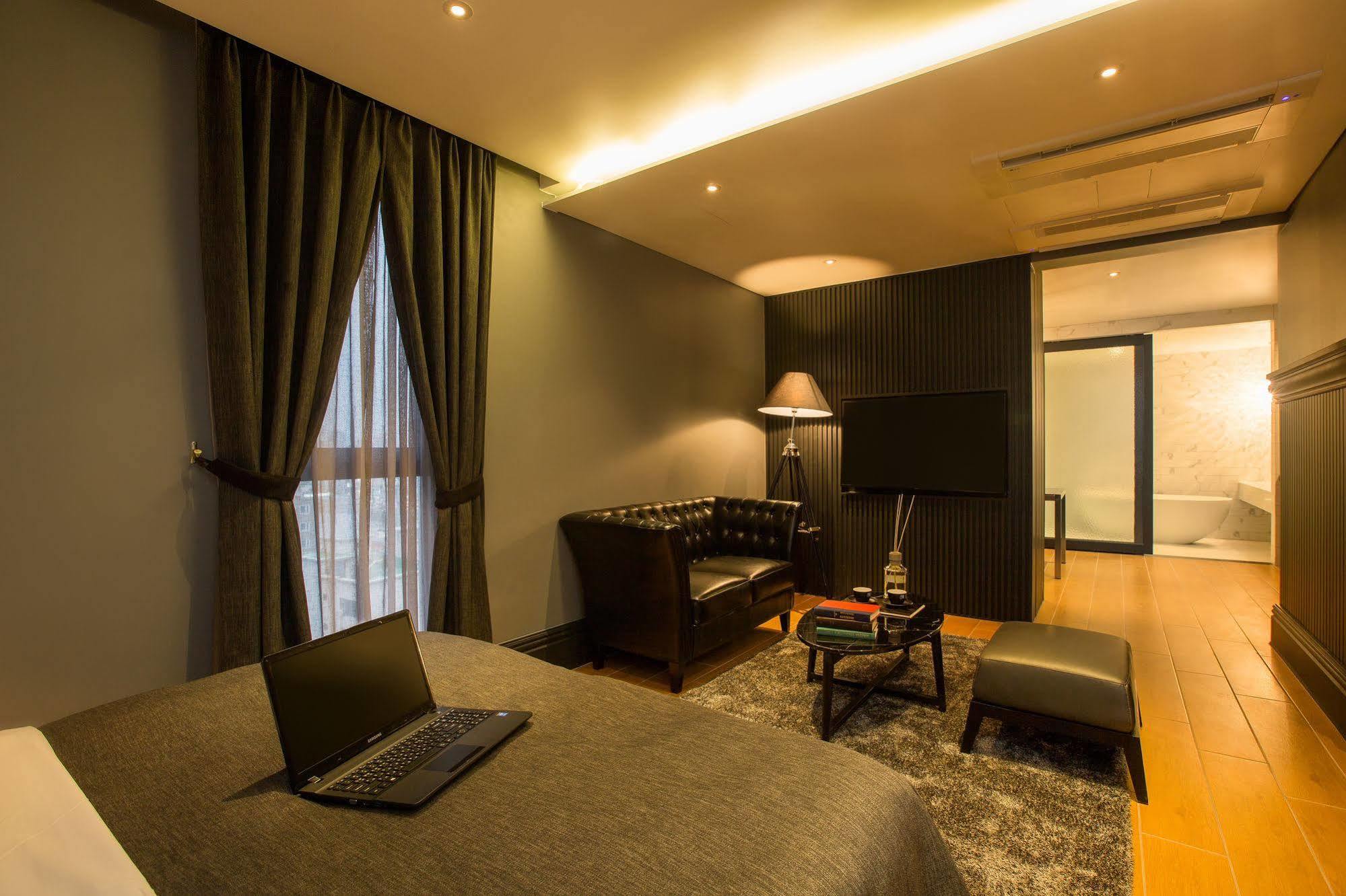 Trang Blue Hotel Сеул Екстериор снимка