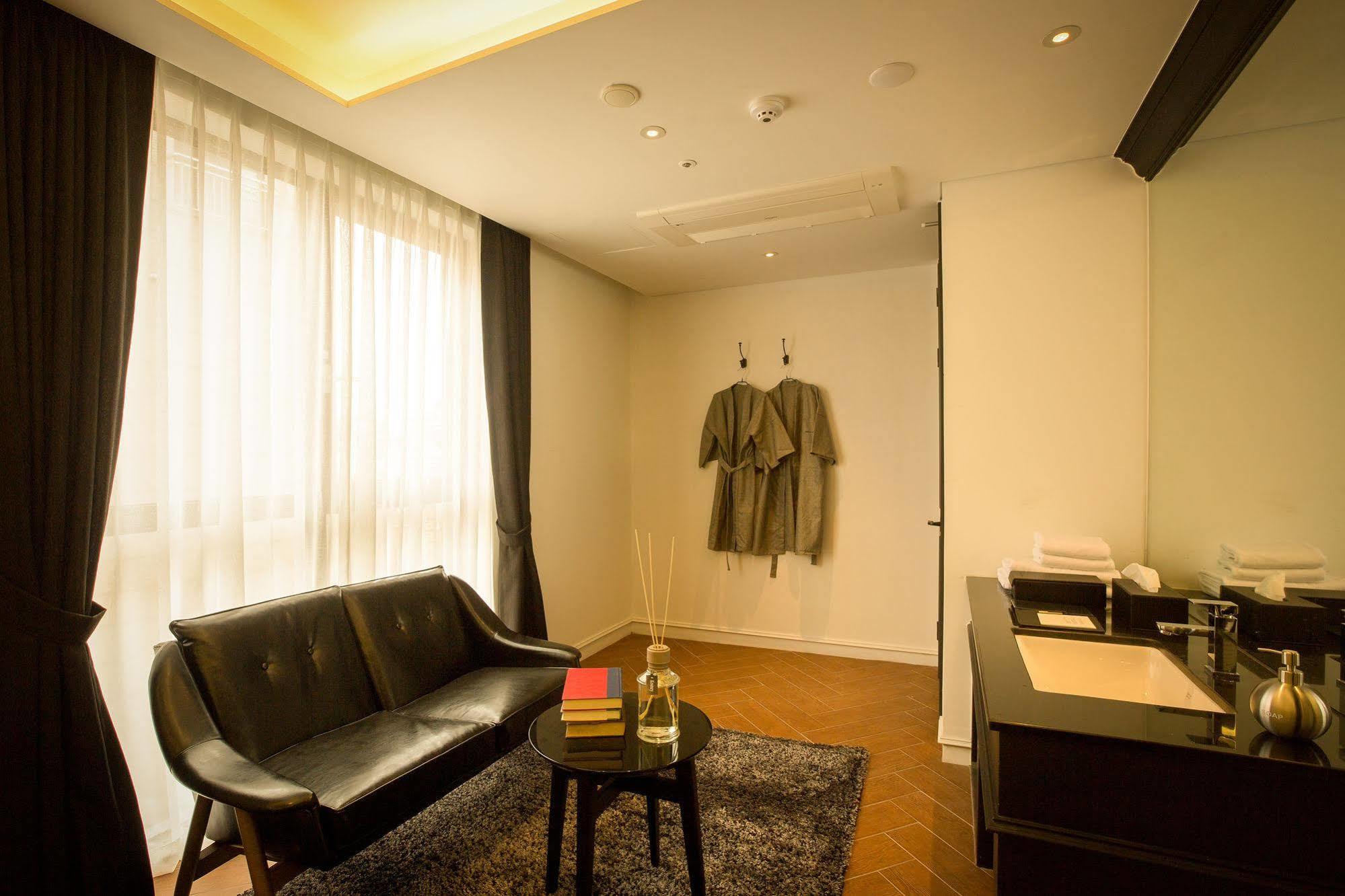 Trang Blue Hotel Сеул Екстериор снимка