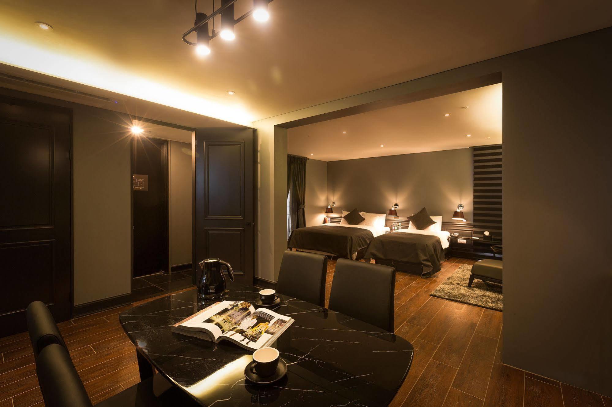Trang Blue Hotel Сеул Екстериор снимка