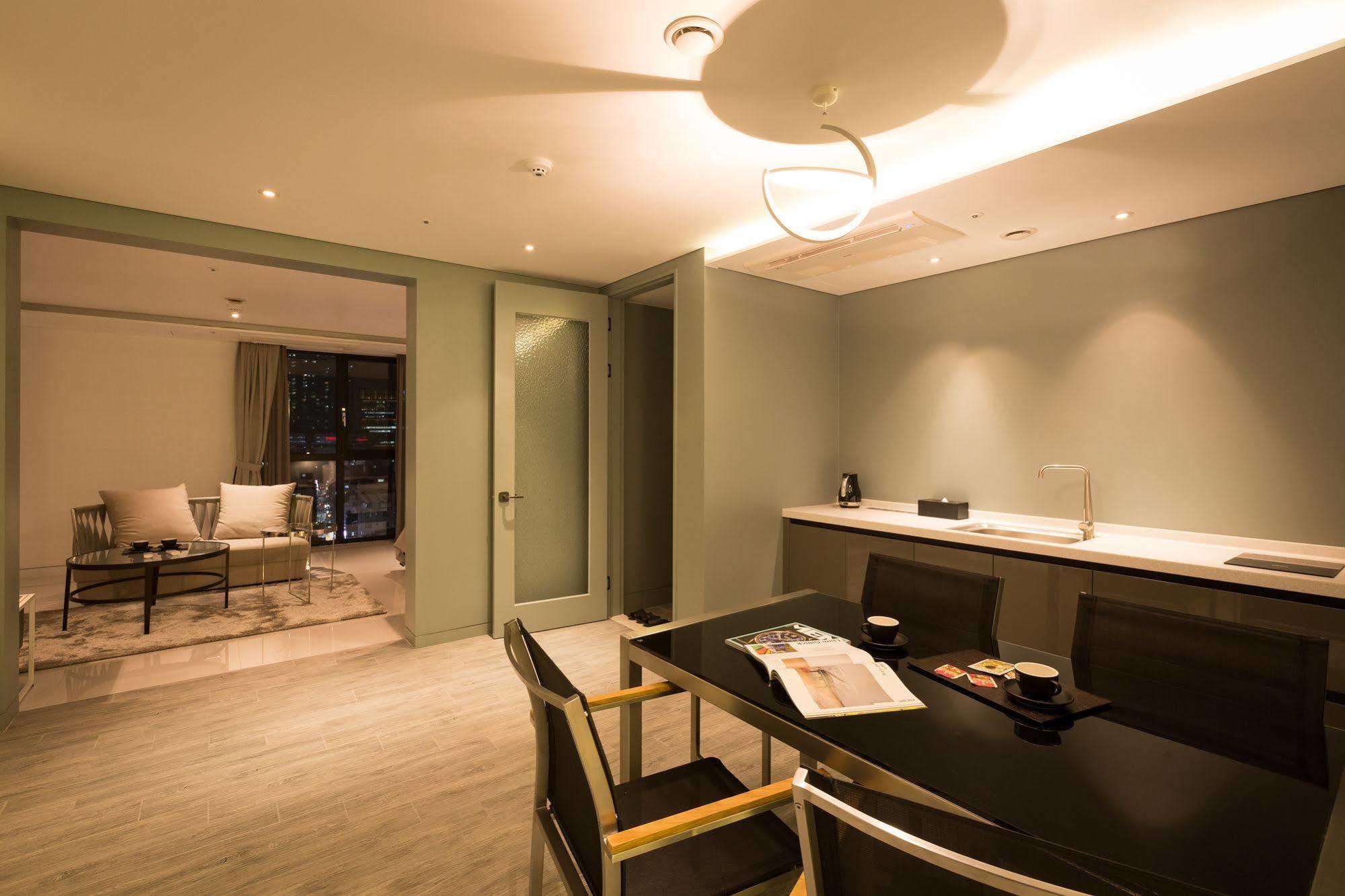 Trang Blue Hotel Сеул Екстериор снимка