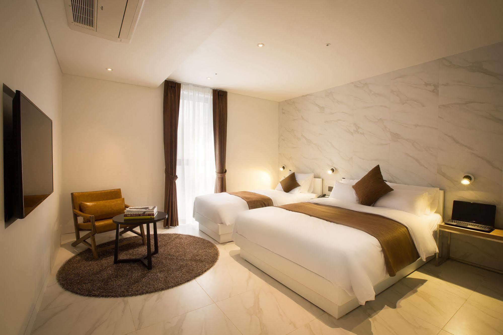 Trang Blue Hotel Сеул Екстериор снимка
